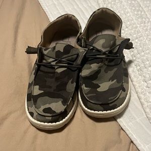 Camo Hey Dude’s